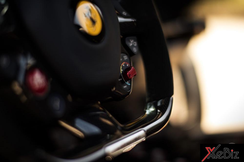 Như vậy, tổng công suất tối đa trên Ferrari LaFerrari là 963 mã lực và mô-men xoắn cực đại đạt 900 Nm. 