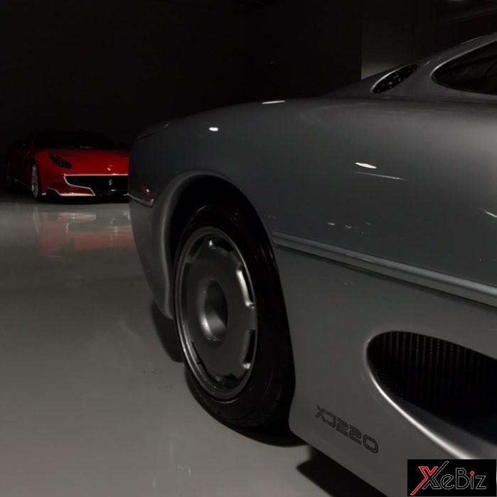 Ferrari F12tdf và mẫu xe cổ Jaguar XJ220 của Tunku Panglima Johor Ferrari F12tdf và mẫu xe cổ Jaguar XJ220 của Tunku Panglima Johor