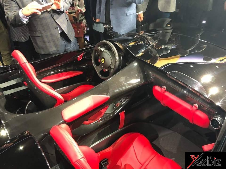 Ferrari Monza SP2 có 2 chỗ ngồi ngăn cách với nhau