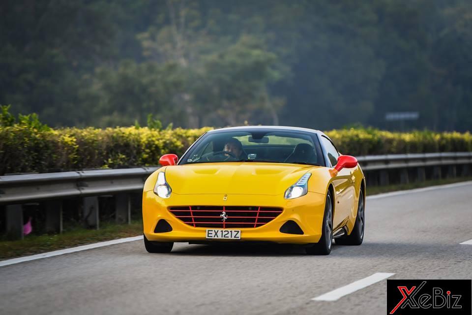 Ferrari California T với ngoại thất sơn màu vàng cùng lưới tản nhiệt và vỏ gương dán đề-can đỏ