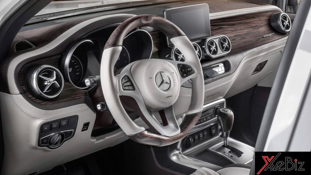 Mặt táp-lô ốp gỗ và vô lăng bọc da Mercedes-Benz X-Class Yachting Edition Mặt táp-lô ốp gỗ và vô lăng bọc da Mercedes-Benz X-Class Yachting Edition