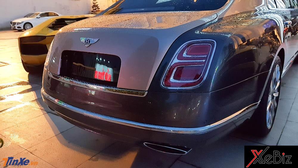 Nẹp bên hông xe hay viền đèn hậu Nẹp bên hông xe hay viền đèn hậu