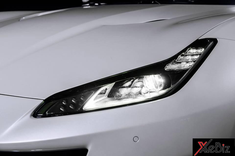 Nhờ đó, siêu xe mui trần nhà Ferrari chỉ mất khoảng thời gian 3,5 giây để có thể tăng tốc từ vị trí xuất phát lên 100 km/h trước khi đạt vận tốc tối đa 320 km/h. Nhờ đó, siêu xe mui trần nhà Ferrari chỉ mất khoảng thời gian 3,5 giây để có thể tăng tốc từ vị trí xuất phát lên 100 km/h trước khi đạt vận tốc tối đa 320 km/h.