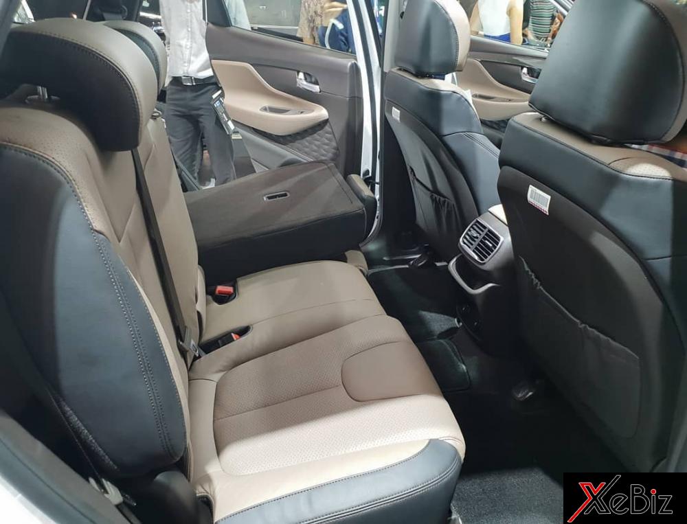 Hàng ghế sau của Hyundai Santa Fe 2019  Hàng ghế sau của Hyundai Santa Fe 2019