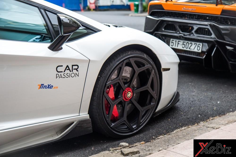 Điểm nhấn trên bộ mâm này chính lá khoá bánh xe thiết kế cá tính Điểm nhấn trên bộ mâm này chính lá khoá bánh xe thiết kế cá tính