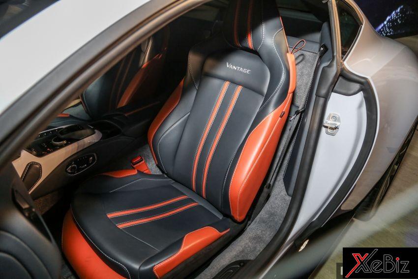 Ghế trước của Aston Martin V8 Vantage 2018 Ghế trước của Aston Martin V8 Vantage 2018