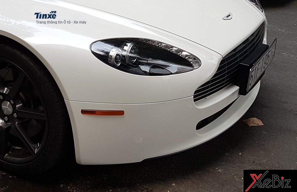 Mức giá bán cho một chiếc Aston Martin V8 Vantage mui trần lúc mới ra mắt vào khoảng 130.000 USD.