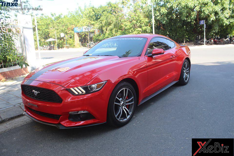 Ford Mustang thế hệ 6 mất khoảng 5,8 giây để tăng tốc lên 100 km/h từ vị trí xuất phát trước khi đạt vận tốc tối đa 233 km/h