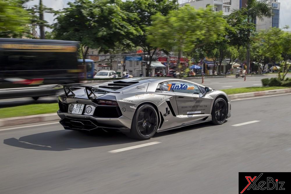 Lamborghini Aventador LP700-4 của Chủ tịch còn gây ấn tượng với bộ body kit bằng sợi carbon của hãng DMC Lamborghini Aventador LP700-4 của Chủ tịch còn gây ấn tượng với bộ body kit bằng sợi carbon của hãng DMC