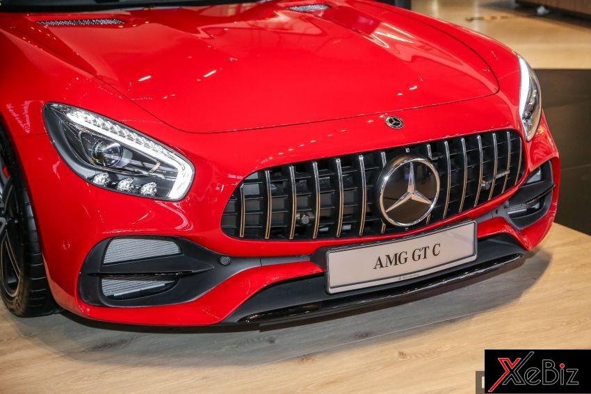 Mercedes-AMG GT C 2018 cũng được trang bị một số tính năng như hệ thống lái trục sau chủ động  Mercedes-AMG GT C 2018 cũng được trang bị một số tính năng như hệ thống lái trục sau chủ động