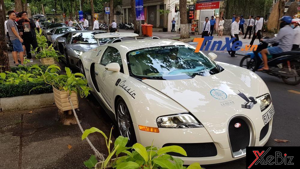 Ông Đặng Lê Nguyên Vũ là chủ nhân thứ 2 của siêu xe triệu USD Bugatti Veyron có một không hai tại Việt Nam Ông Đặng Lê Nguyên Vũ là chủ nhân thứ 2 của siêu xe triệu USD Bugatti Veyron có một không hai tại Việt Nam