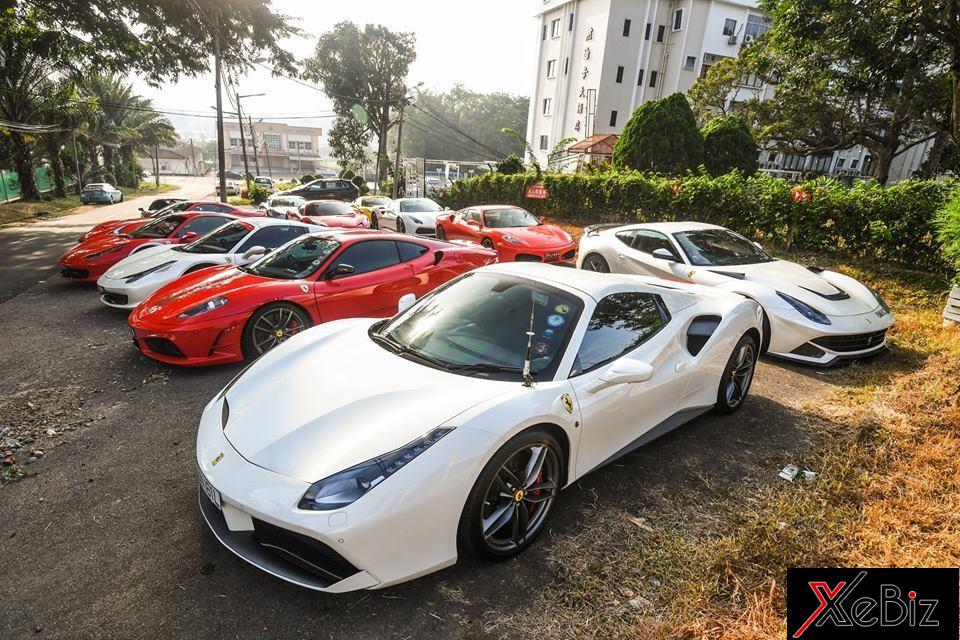 Ferrari 488 Spider và Ferrari F12 Berlinetta tông xuyệt tông màu trắng
