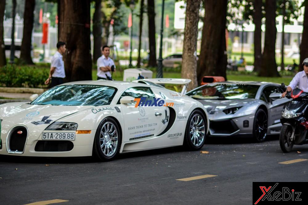 Doanh nhân 8X này cũng từng đem siêu xe triệu USD đi chơi cùng với dàn xe khủng như McLaren 650S Spider, Lamborghini Murcielago LP670-4 SV, Ferrari 458 Italia, Maserati GranTurismo MC Stradale Doanh nhân 8X này cũng từng đem siêu xe triệu USD đi chơi cùng với dàn xe khủng như McLaren 650S Spider, Lamborghini Murcielago LP670-4 SV, Ferrari 458 Italia, Maserati GranTurismo MC Stradale