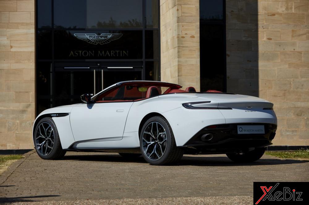 Henley Royal Regatta DB11 Volante nhìn từ phía sau