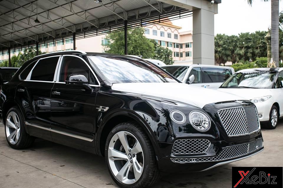 Bentley Bentayga sử dụng động cơ V8 đầu tiên có mặt tại xứ sở chùa tháp mang màu sơn đen bóng