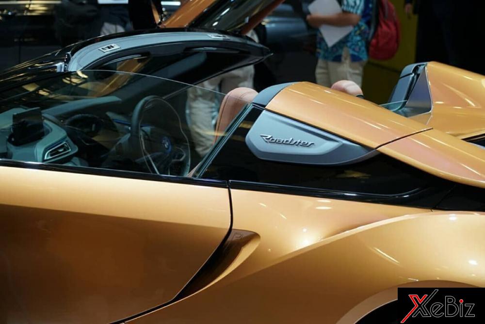 BMW i8 Roadster có mui nỉ đóng/mở chỉnh điện