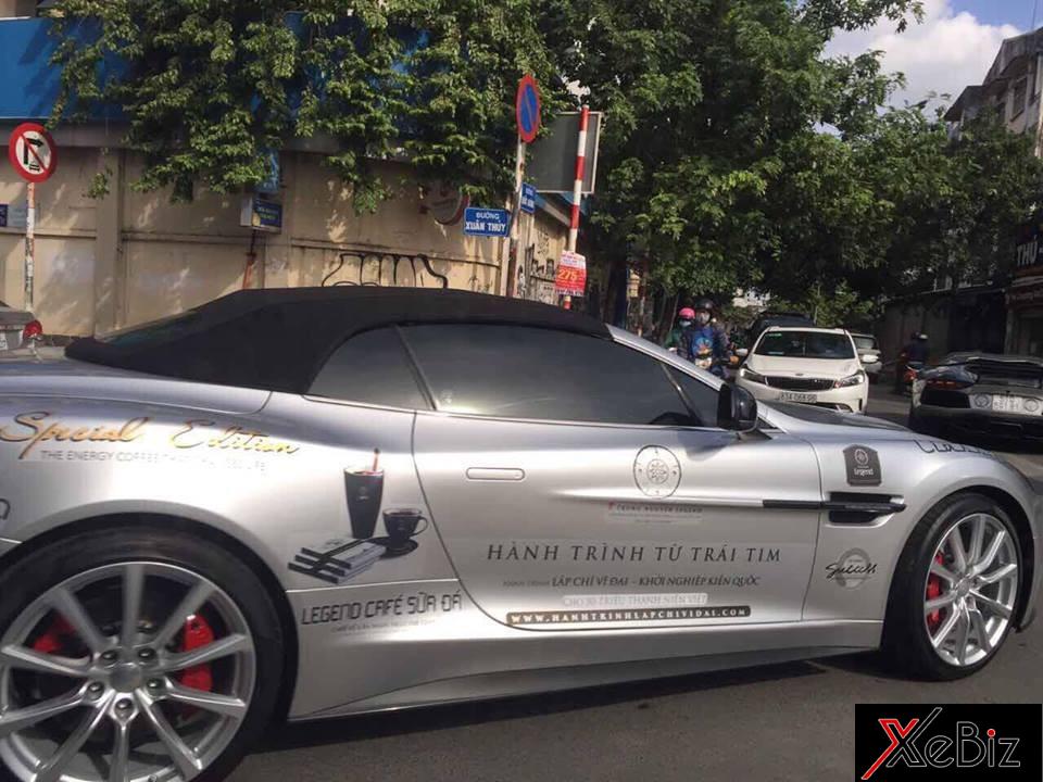 Thông điệp của hành trình siêu xe do Chủ tịch Trung Nguyên tự tổ chức được dán lên khắp siêu xe. Trong ảnh là chiếc Aston Martin Vanquish Volante độc nhất Việt Nam đã về tay Trung Nguyên. Thông điệp của hành trình siêu xe do Chủ tịch Trung Nguyên tự tổ chức được dán lên khắp siêu xe. Trong ảnh là chiếc Aston Martin Vanquish Volante độc nhất Việt Nam đã về tay Trung Nguyên.