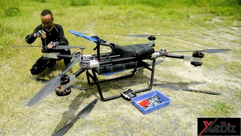 Để theo đuổi giấc mơ làm xe bay của riêng mình, anh Zhao đã phải đánh đổi nhiều thứ