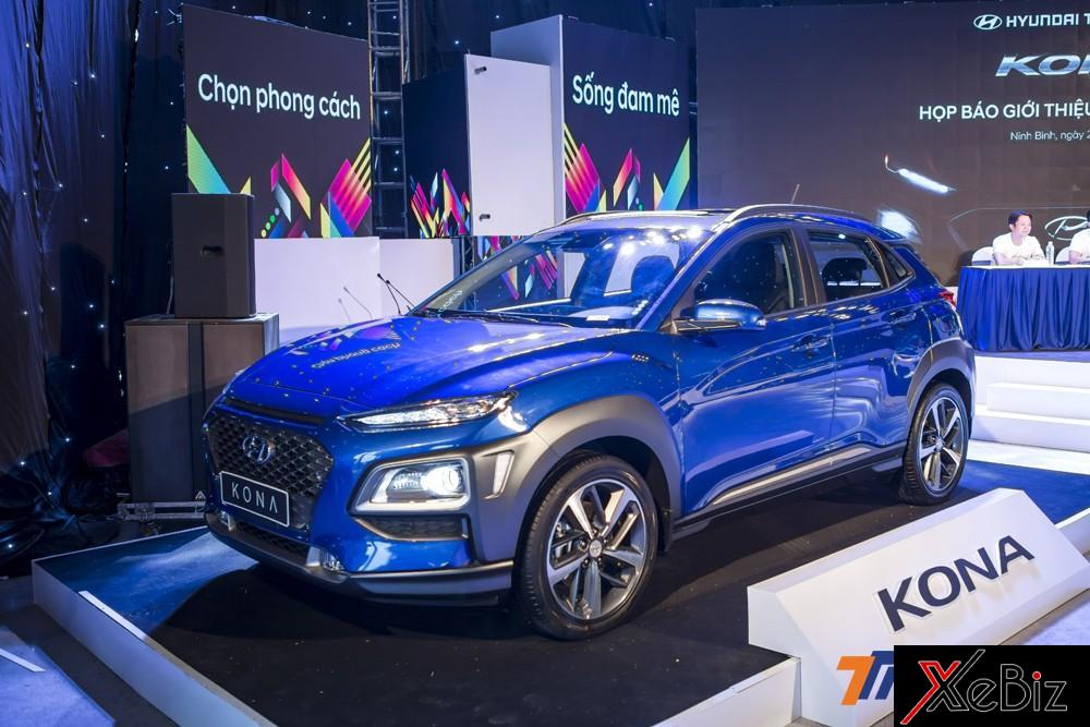 Hyundai Kona có thiết kế ngoại thất bắt mắt và ấn tượng với những đường nét cá tính nhấn nhá ở phần đầu xe như hệ thống đèn thiết kế mới lạ.
