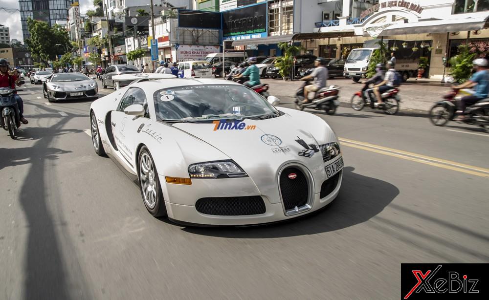 Các siêu xe tham dự đều được dán chi chít các thông điệp như Hành trình Lập Chí Vĩ Đại-Khởi nghiệp Kiến Quốc của Thanh Niên hay hình ảnh các ly cà phê và những quyển sách, điều rất hiếm thấy trên các hành trình siêu xe ở thế giới. Các siêu xe tham dự đều được dán chi chít các thông điệp như Hành trình Lập Chí Vĩ Đại-Khởi nghiệp Kiến Quốc của Thanh Niên hay hình ảnh các ly cà phê và những quyển sách, điều rất hiếm thấy trên các hành trình siêu xe ở thế giới.