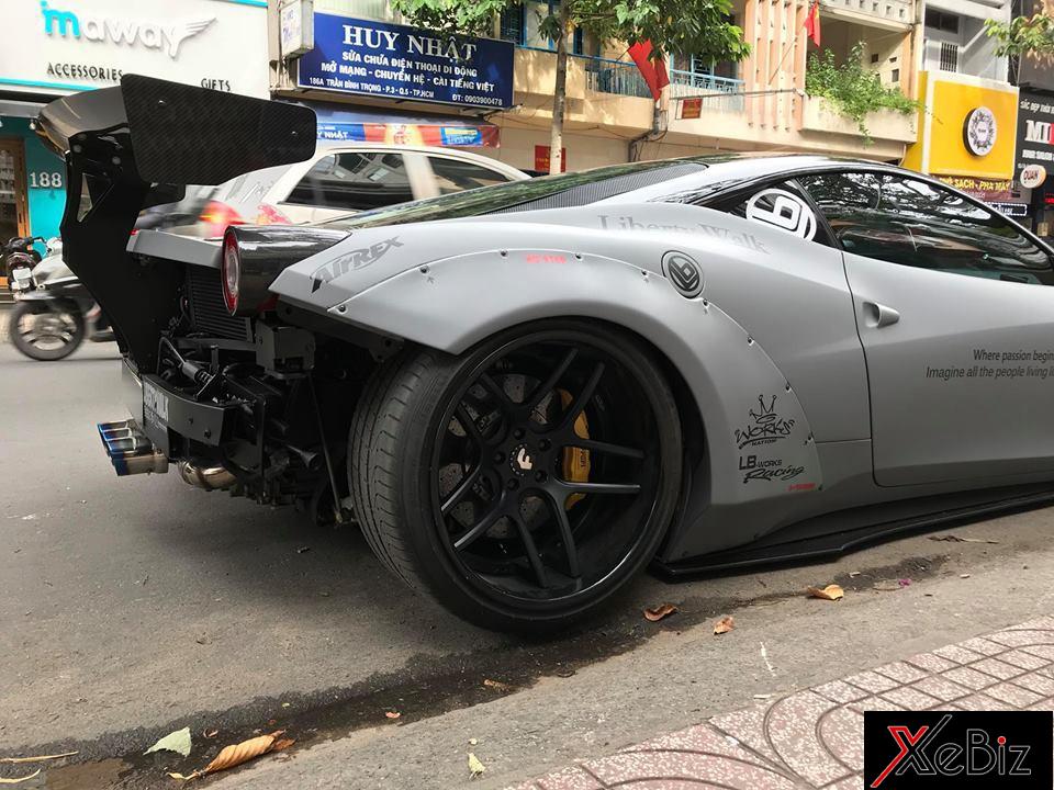 Tuy nhiên, dàn áo đuôi xe đã được chủ nhân tháo bỏ để lộ những chi tiết kỹ thuật thiết kế của siêu xe này