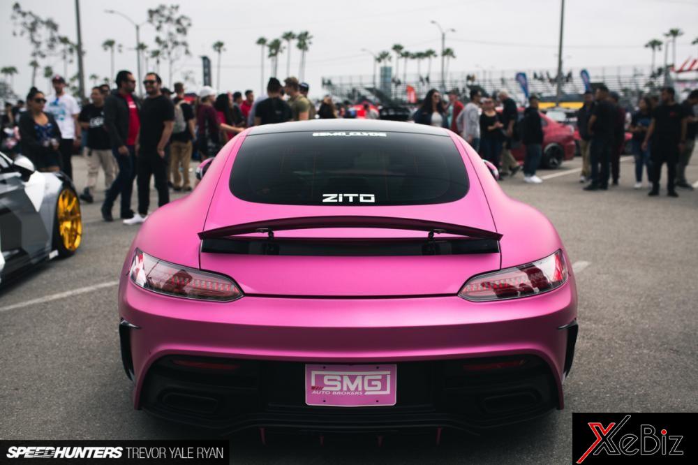 Siêu xe Mercedes-AMG GT S độ body kit còn được khoác bộ áo màu hồng 