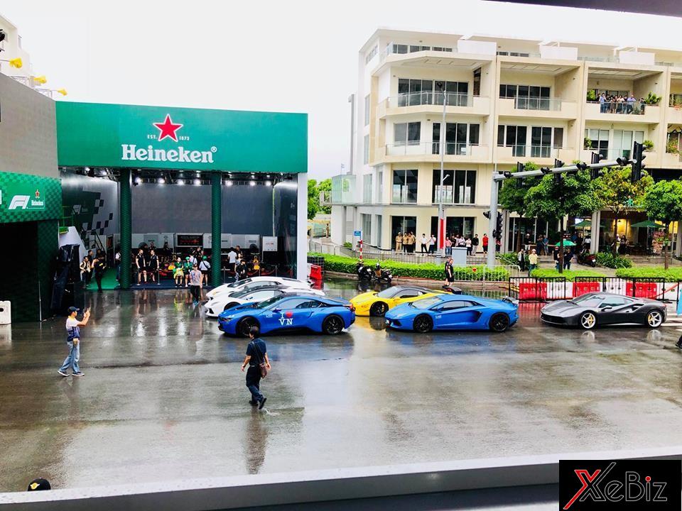 Có khoảng 6 chiếc siêu xe xuất hiện tại sự kiện vào chiều qua Có khoảng 6 chiếc siêu xe xuất hiện tại sự kiện vào chiều qua