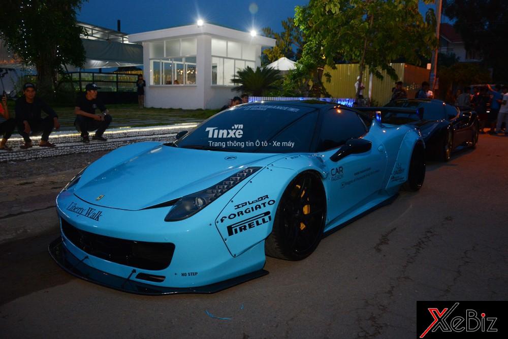 Có mặt sớm nhất trong dàn siêu xe của các thành viên&nbsp;Car & Passion là chiếc Ferrari 458 Italia&nbsp;độ Liberty Walk&nbsp;độc nhất Việt Nam.&nbsp;