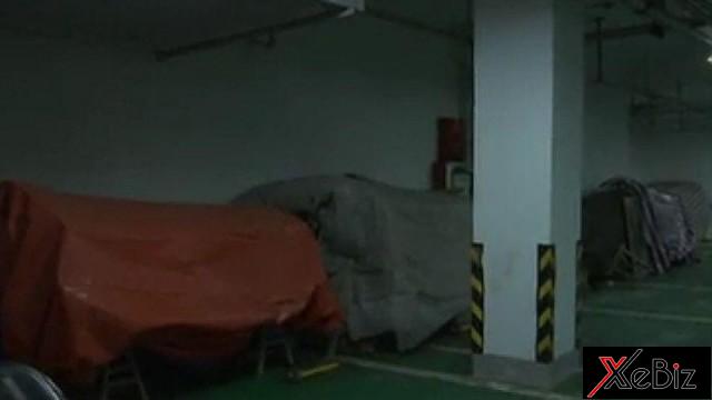 Những cỗ quan tài này khiến người dân trong tòa nhà sợ hãi