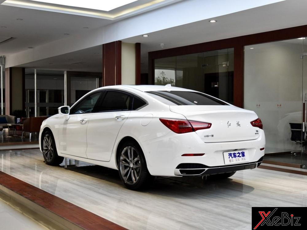 Phía sau của Hồng Kỳ H5