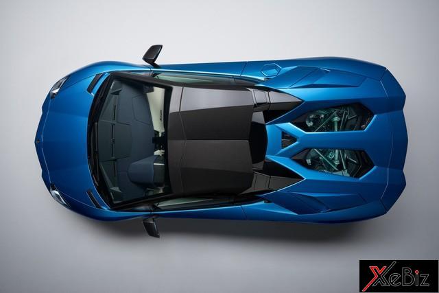 Phần mui cứng của Lamborghini Aventador S Roadster