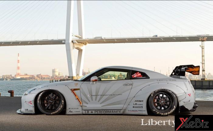 Nissan GT-R R35 sở hữu gói độ widebody Liberty Walk độ widebody cho Nissan GT-R R35