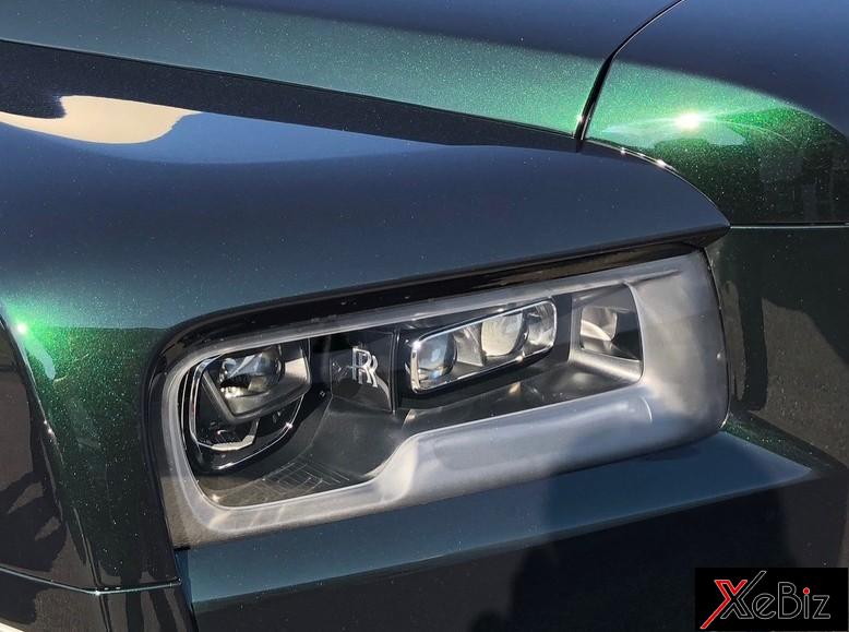 Cận cảnh bộ áo Dark Emerald của chiếc SUV siêu sang nhà Rolls-Royce Cận cảnh bộ áo Dark Emerald của chiếc SUV siêu sang nhà Rolls-Royce