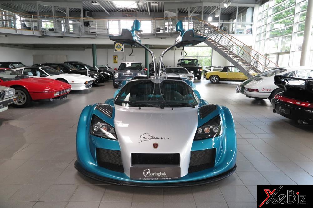 Siêu xe này còn đi kèm bộ cửa cánh chim độc đáo cùng nhiều đồ chơi chính hãng theo xe Siêu xe này còn đi kèm bộ cửa cánh chim độc đáo cùng nhiều đồ chơi chính hãng theo xe