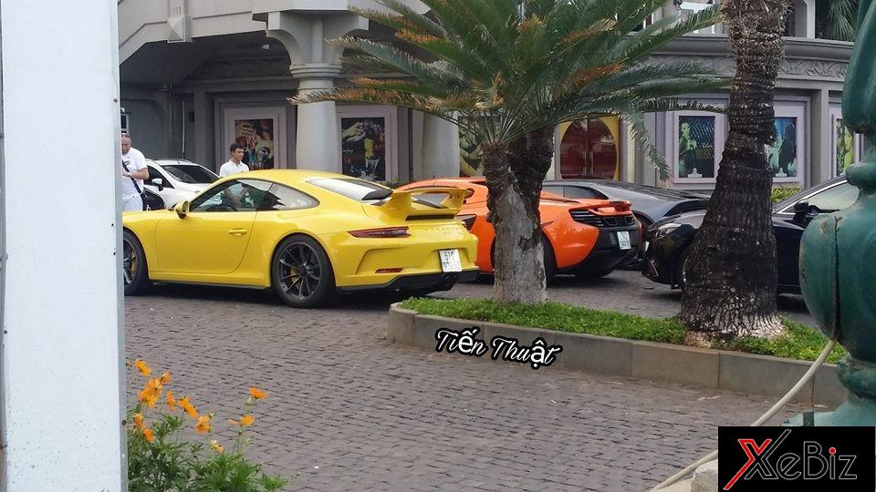 Porsche 911 GT3 2018 màu vàng, McLaren 650S Spider màu cam và Lamborghini Huracan độ mâm bản giới hạn màu xám Porsche 911 GT3 2018 màu vàng, McLaren 650S Spider màu cam và Lamborghini Huracan độ mâm bản giới hạn màu xám