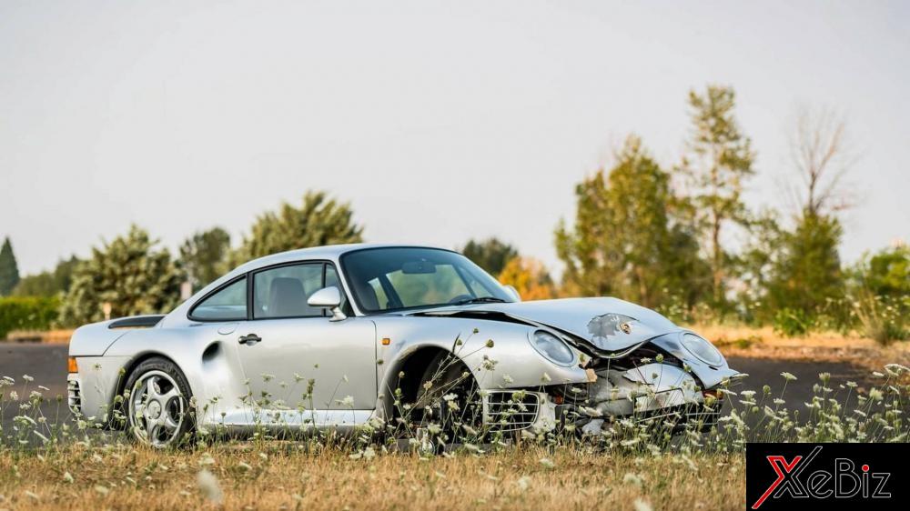 Con số cuối cùng trong phiên đấu giá này dành cho chiếc xe thể thao màu bạc là 467.000 đô la Con số cuối cùng trong phiên đấu giá này dành cho chiếc xe thể thao màu bạc là 467.000 đô la