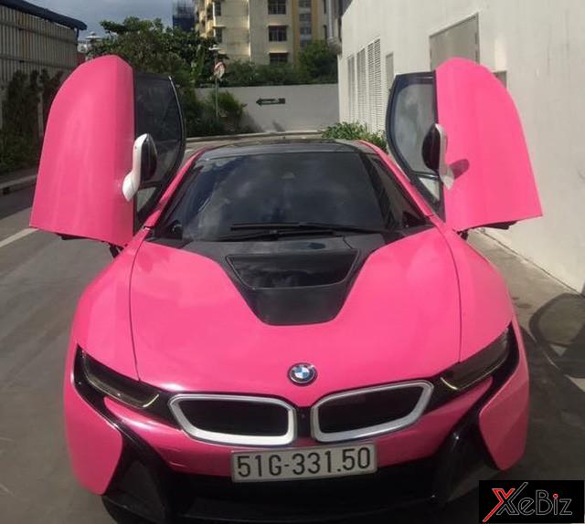 Siêu xe BMW i8 diện áo hồng nữ tính xuống phố 02