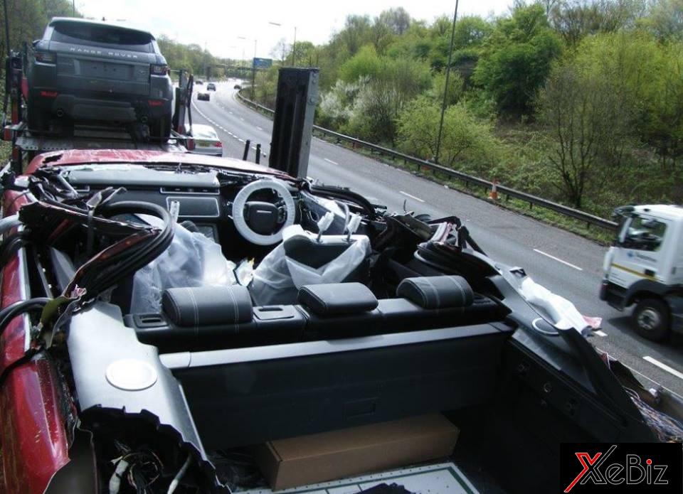 Thiệt hại dành cho chiếc Range Rover Velar này khá nặng và gần như không thể sửa chữa lại