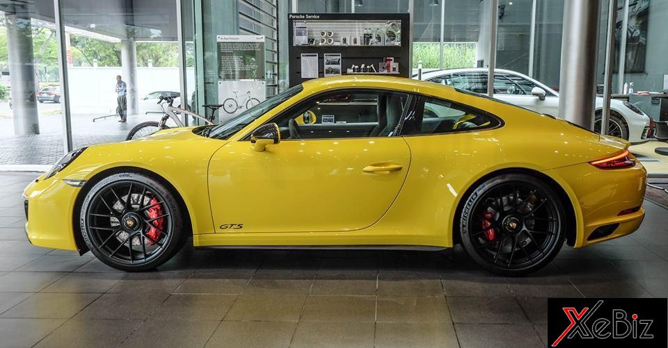 Porsche 911 Carrera GTS thứ 2 tại Việt Nam cũng có bộ áo màu vàng quen thuộc như chiếc đầu tiên Porsche 911 Carrera GTS thứ 2 tại Việt Nam cũng có bộ áo màu vàng quen thuộc như chiếc đầu tiên