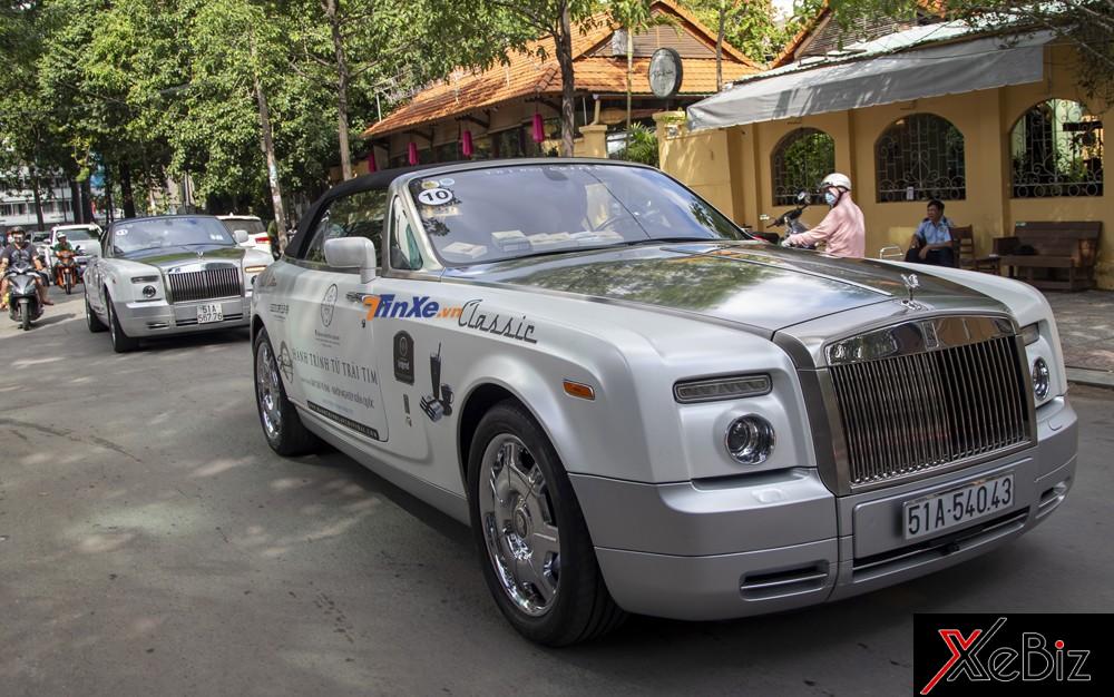 Trong lần đèm dàn xe khủng đi xuyên Việt, Chủ tịch Trung Nguyên còn đua cặp đôi xe siêu sang Rolls-Royce Phantom Drophead Coupe tham dự Trong lần đèm dàn xe khủng đi xuyên Việt, Chủ tịch Trung Nguyên còn đua cặp đôi xe siêu sang Rolls-Royce Phantom Drophead Coupe tham dự