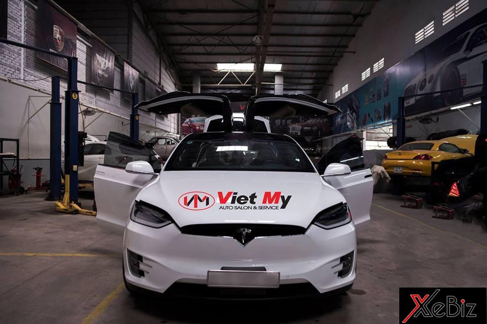 Hàng độc Tesla Model X P90D tại Việt Nam độ mâm "khủng" Forgiato