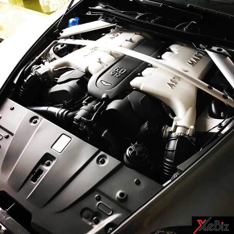 Cận cảnh khối động cơ huỷ diệt của Aston Martin V12 Vantage S Cận cảnh khối động cơ huỷ diệt của Aston Martin V12 Vantage S