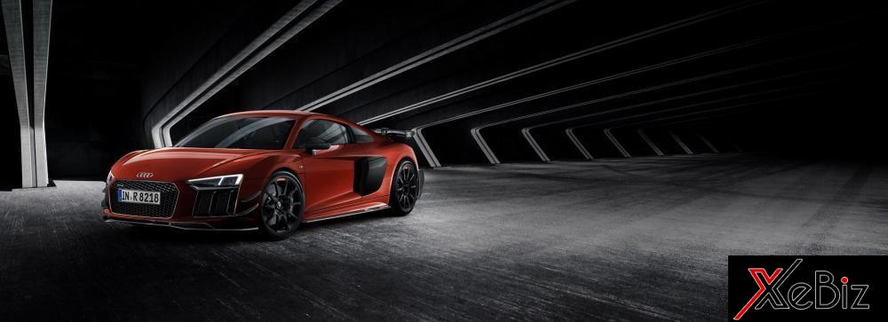 Ngoại thất của Audi R8 V10 Plus bản giới hạn có thiết kế dữ dằn hơn so với bản tiêu chuẩn. Ngoại thất của Audi R8 V10 Plus bản giới hạn có thiết kế dữ dằn hơn so với bản tiêu chuẩn.