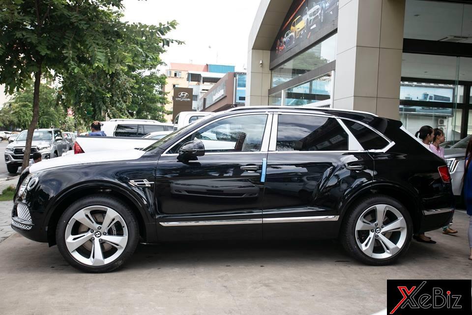 Ngoại thất xe có thiết kế không khác gì so với Bentley Bentayga bản W12