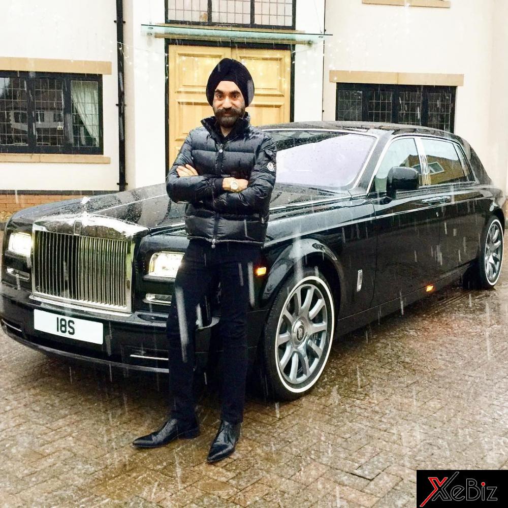 Rolls-Royce Phantom màu đen