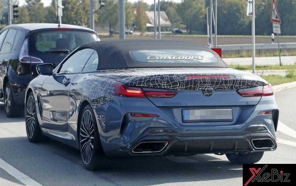 Xung quanh khu vực ống xả của BMW 8-Series Convertible 2019 có những chi tiết bằng sợi carbon Xung quanh khu vực ống xả của BMW 8-Series Convertible 2019 có những chi tiết bằng sợi carbon