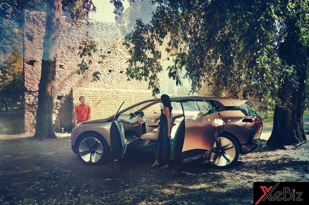 BMW Vision iNext đi kèm cửa mở ngược