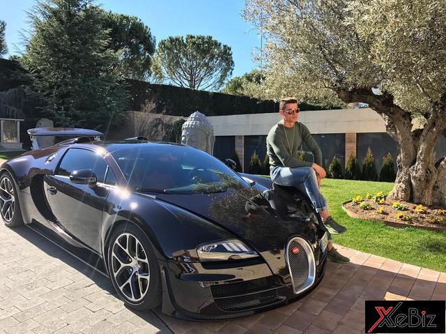 khi cùng đội tuyển Bồ Đào Nha nâng cao chiếc cúp vô địch Euro 2016 khi cùng đội tuyển Bồ Đào Nha nâng cao chiếc cúp vô địch Euro 2016