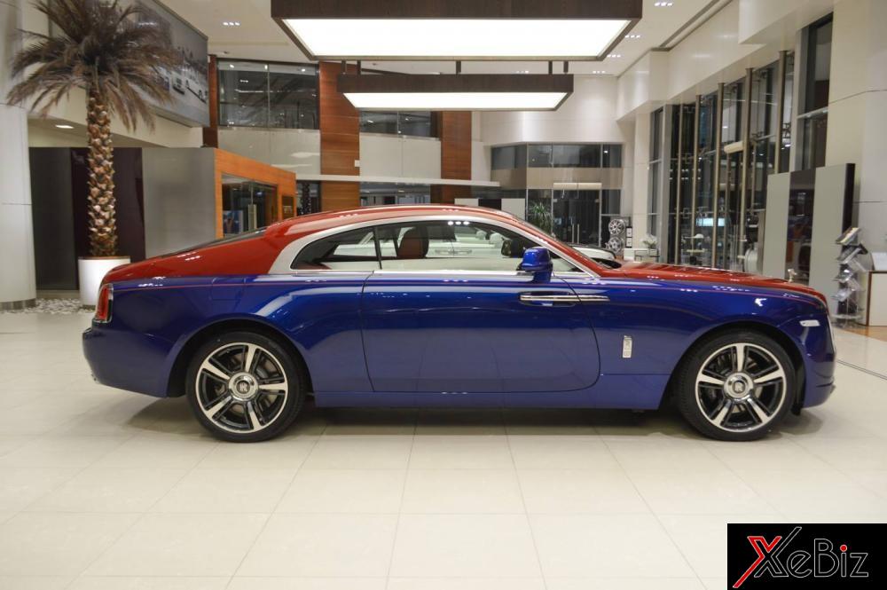 Rolls-Royce Wraith với màu xanh Salamanca Blue rất nhiều nhưng để phối cùng màu đỏ Ensign Red, đây là chiếc đầu tiên trên thế giới Rolls-Royce Wraith với màu xanh Salamanca Blue rất nhiều nhưng để phối cùng màu đỏ Ensign Red, đây là chiếc đầu tiên trên thế giới