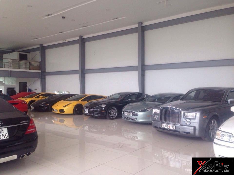 Ngoài ra, là 2 chiếc Aston Martin Rapide, 3 chiếc Rolls-Royce 
